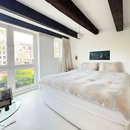 Luxurious Authentic 3br *