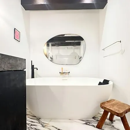 Luxurious Authentic 3br