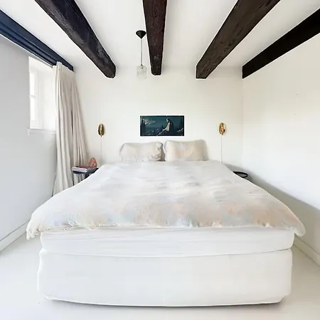 アパート Luxurious Authentic 3br