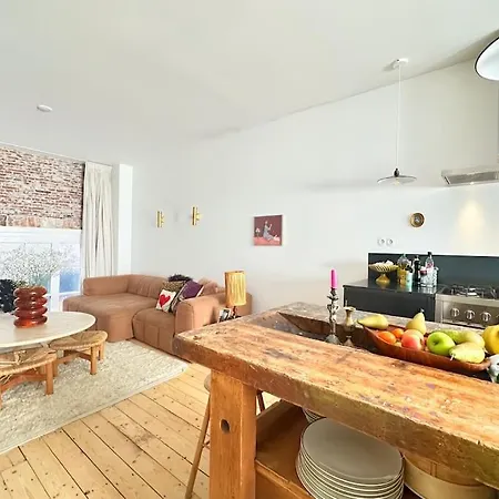 アパート Luxurious Authentic 3br *
